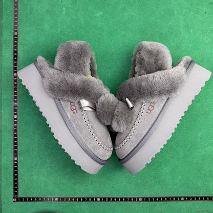 UGG
