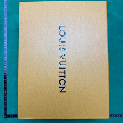 Louis Vuitton - Arch Light