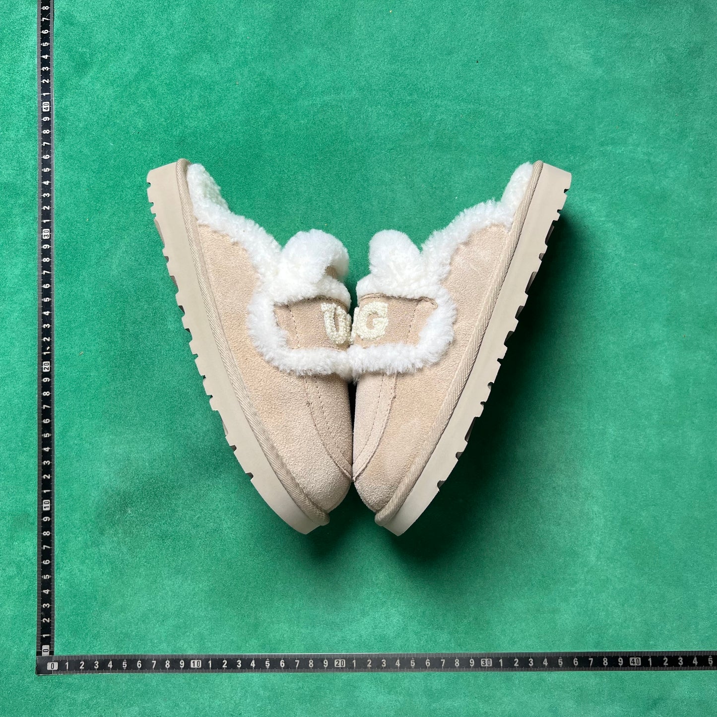 UGG