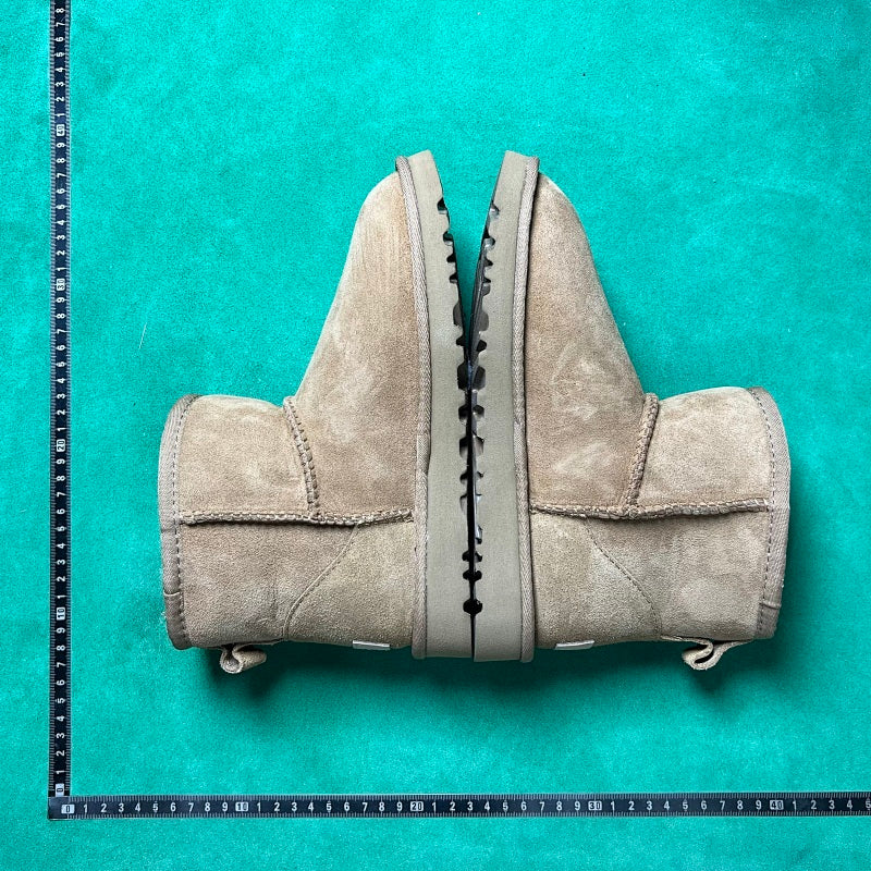 UGG