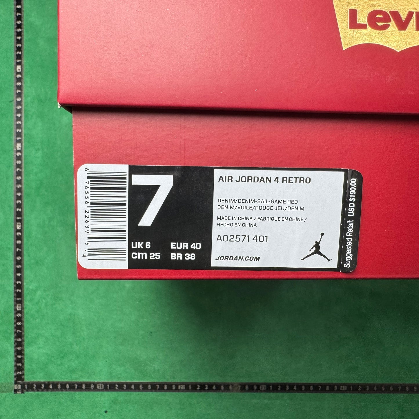 Air Jordan 4 Retro
