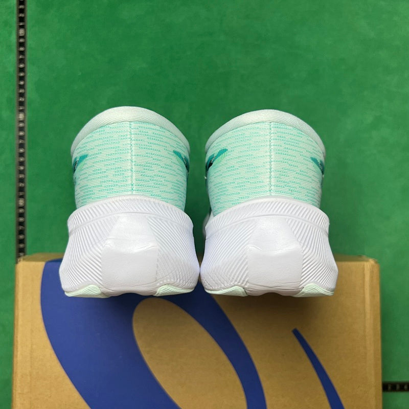 Asics Magic Speed 4