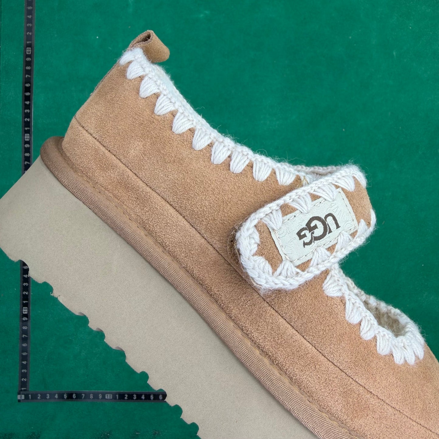 UGG