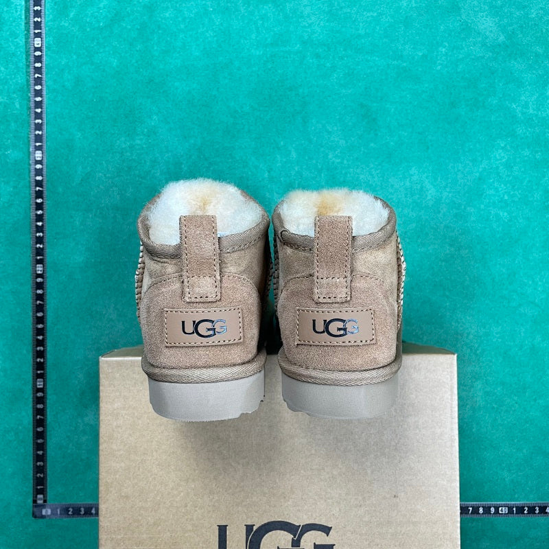 UGG