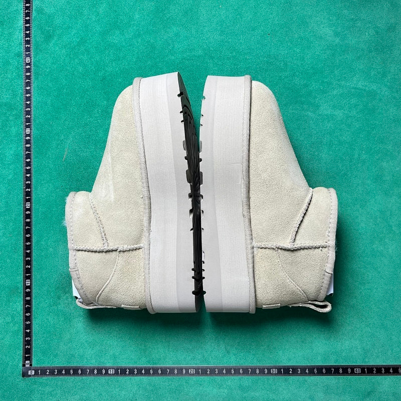 UGG