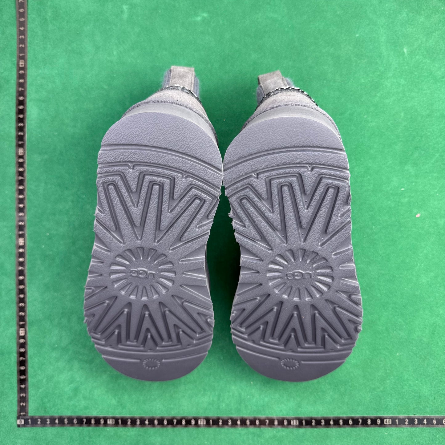UGG