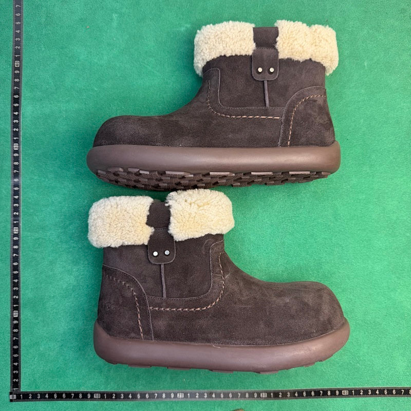 UGG