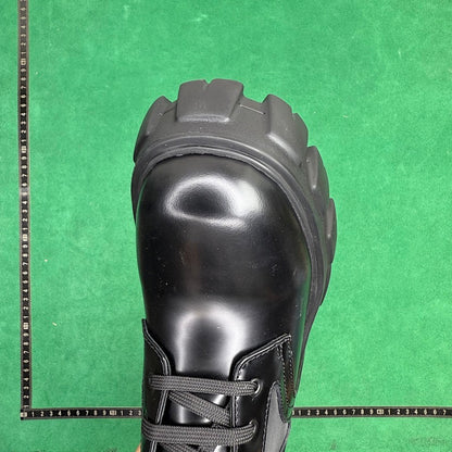 Prada - Monolith B