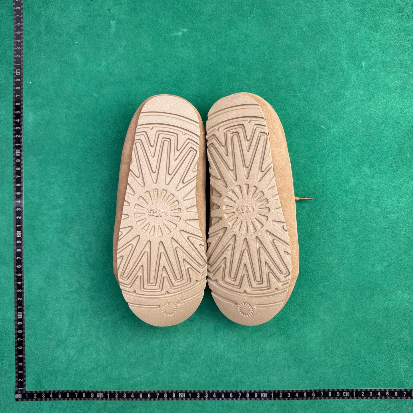 UGG