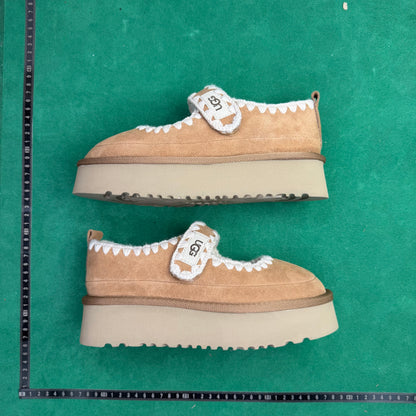 UGG