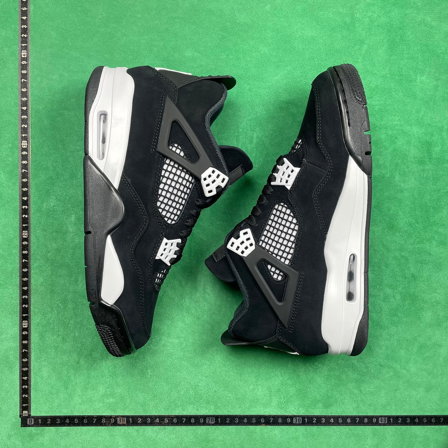 Air Jordan 4 Retro
