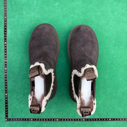 UGG