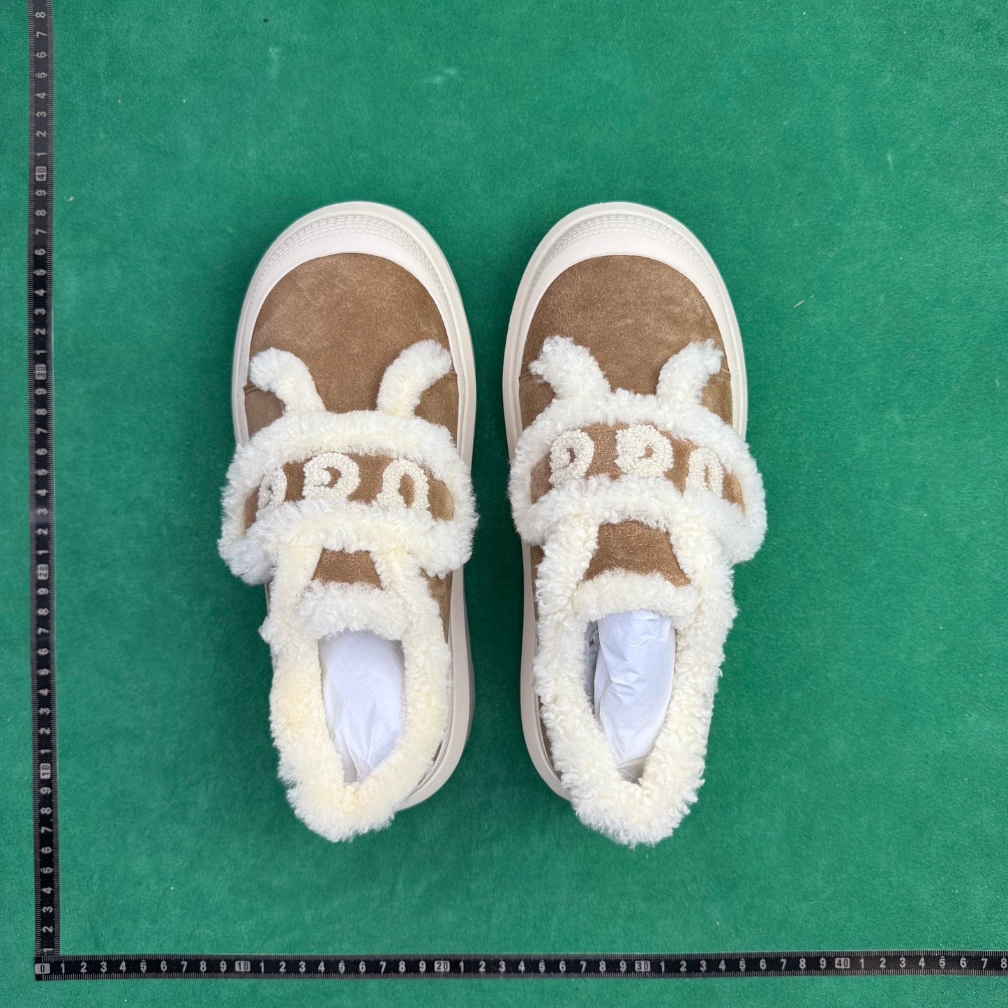 UGG