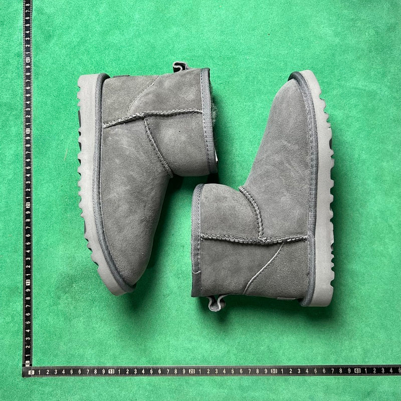 UGG