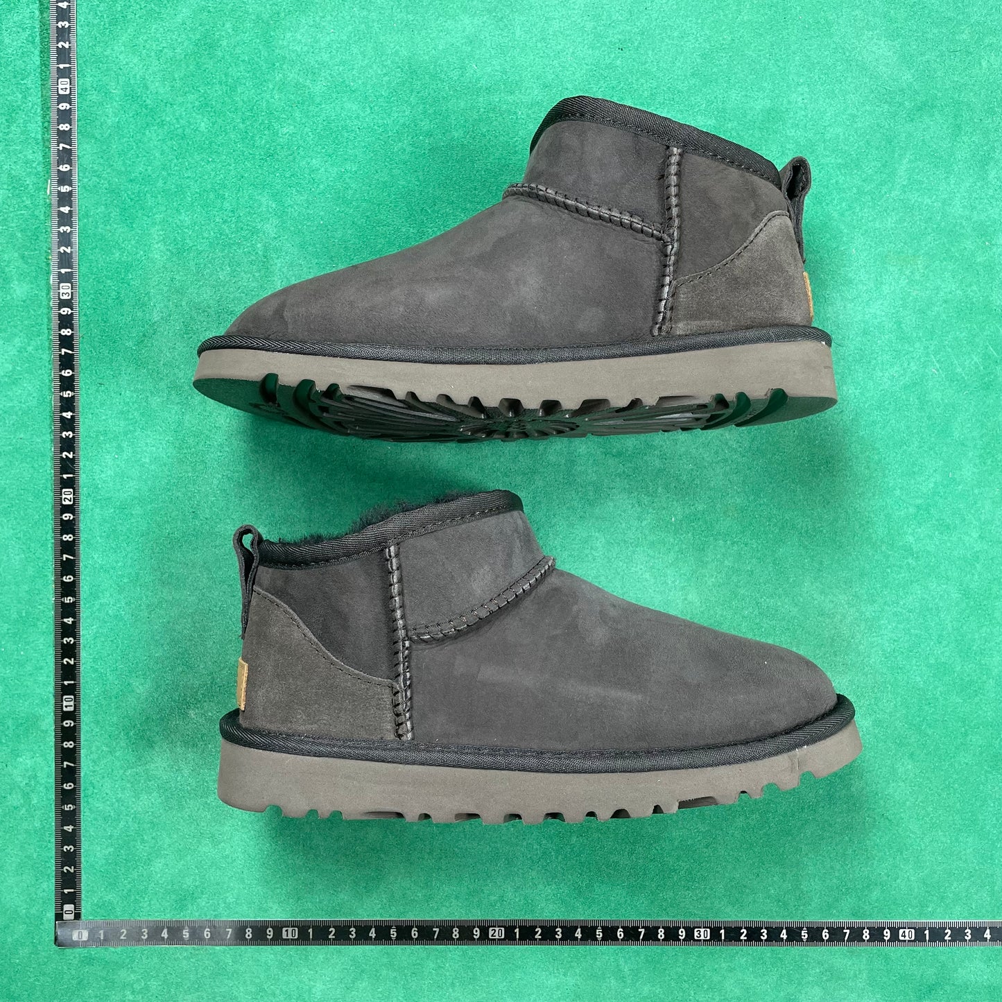 UGG