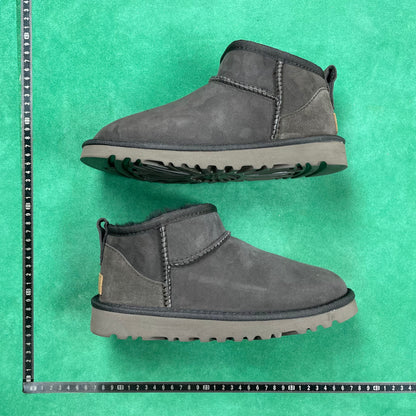 UGG