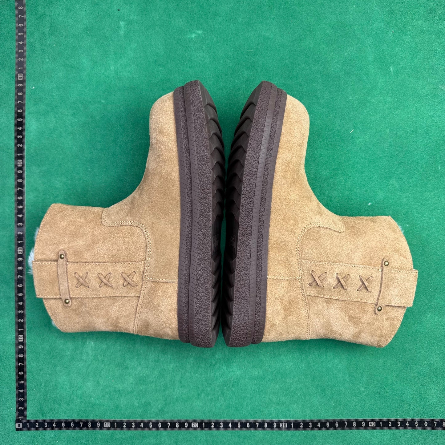 UGG