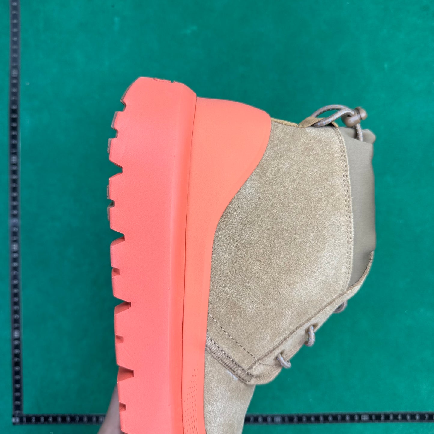 UGG