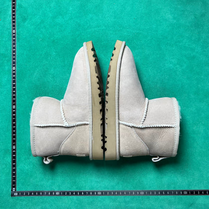 UGG