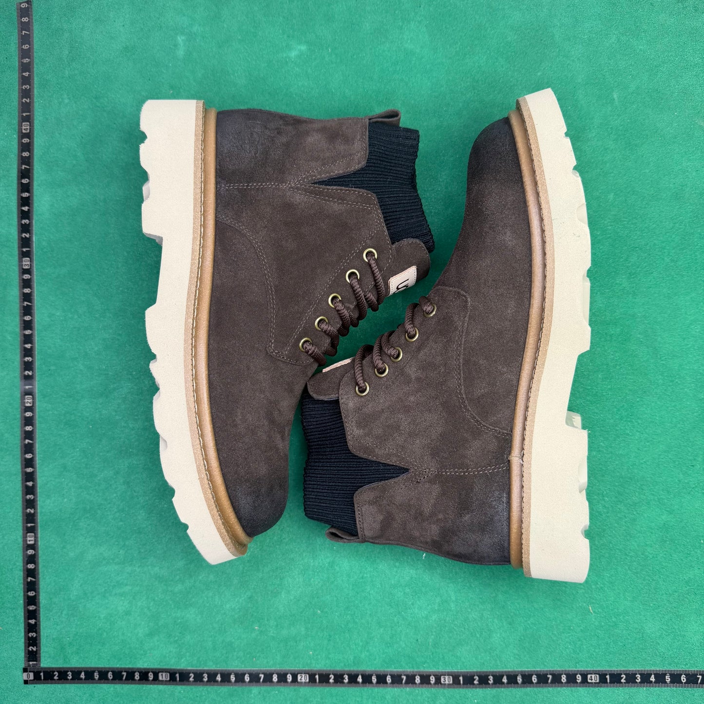 UGG