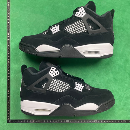 Air Jordan 4 Retro