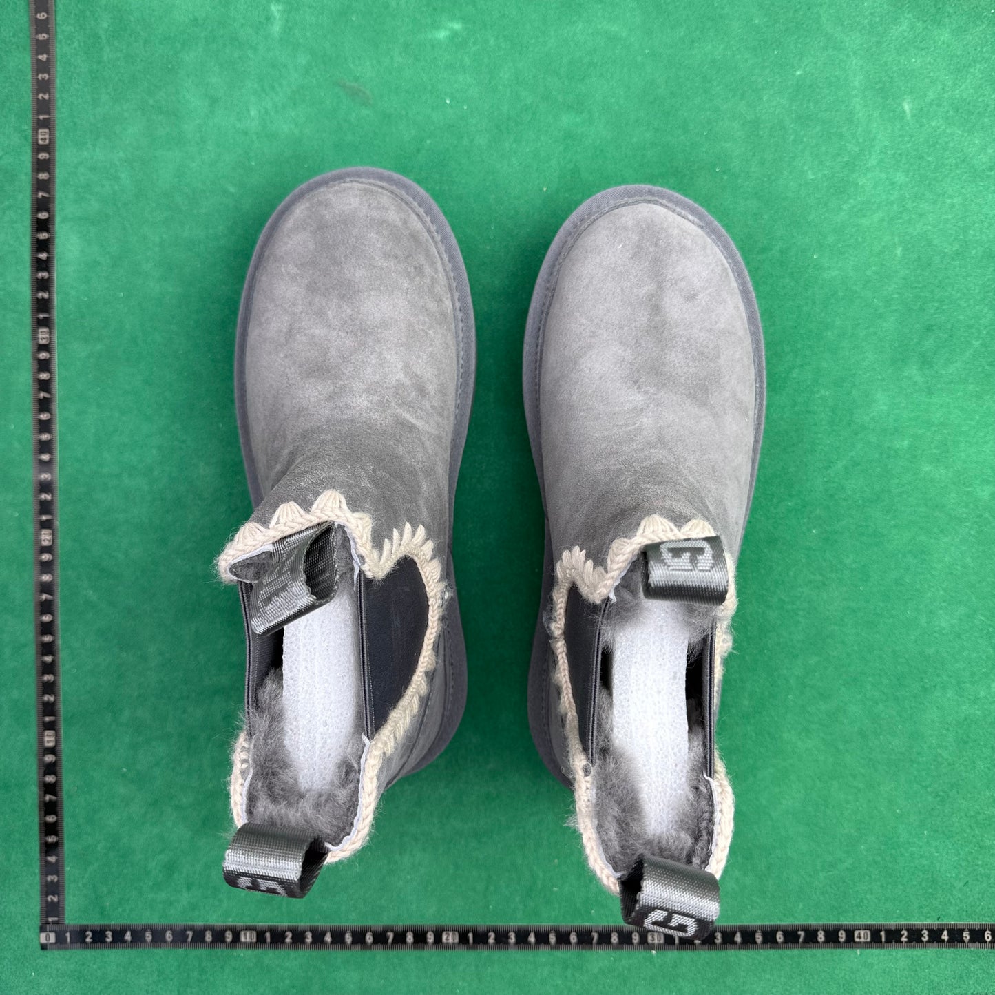 UGG