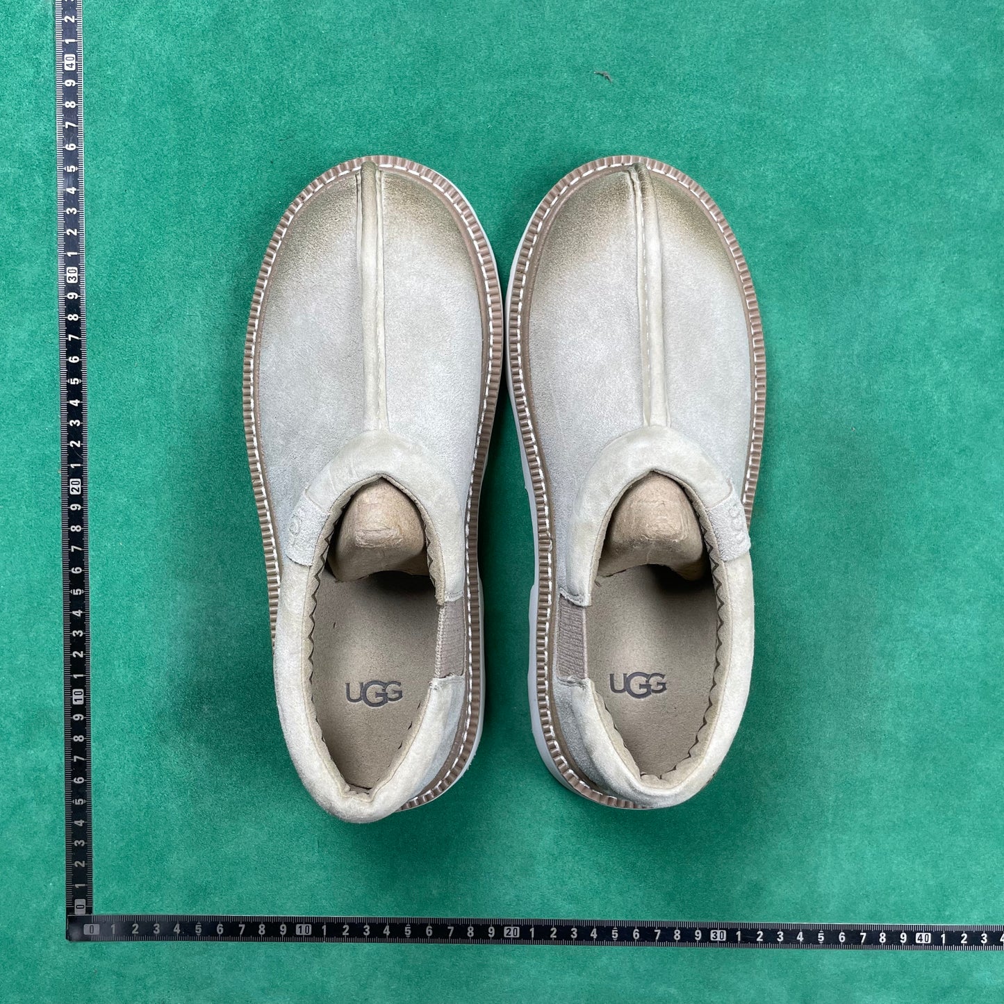 UGG