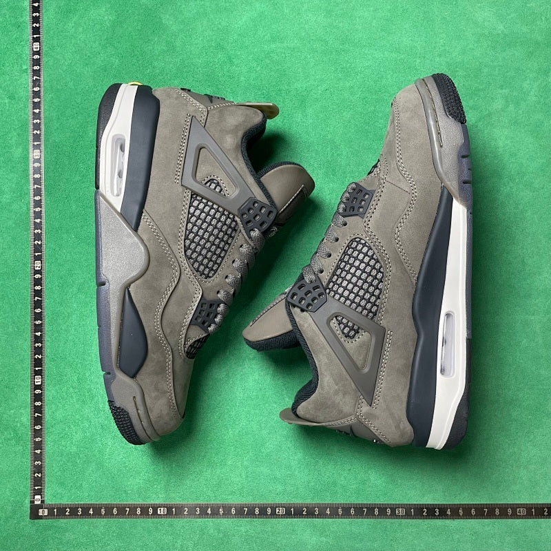 Air Jordan 4 Retro