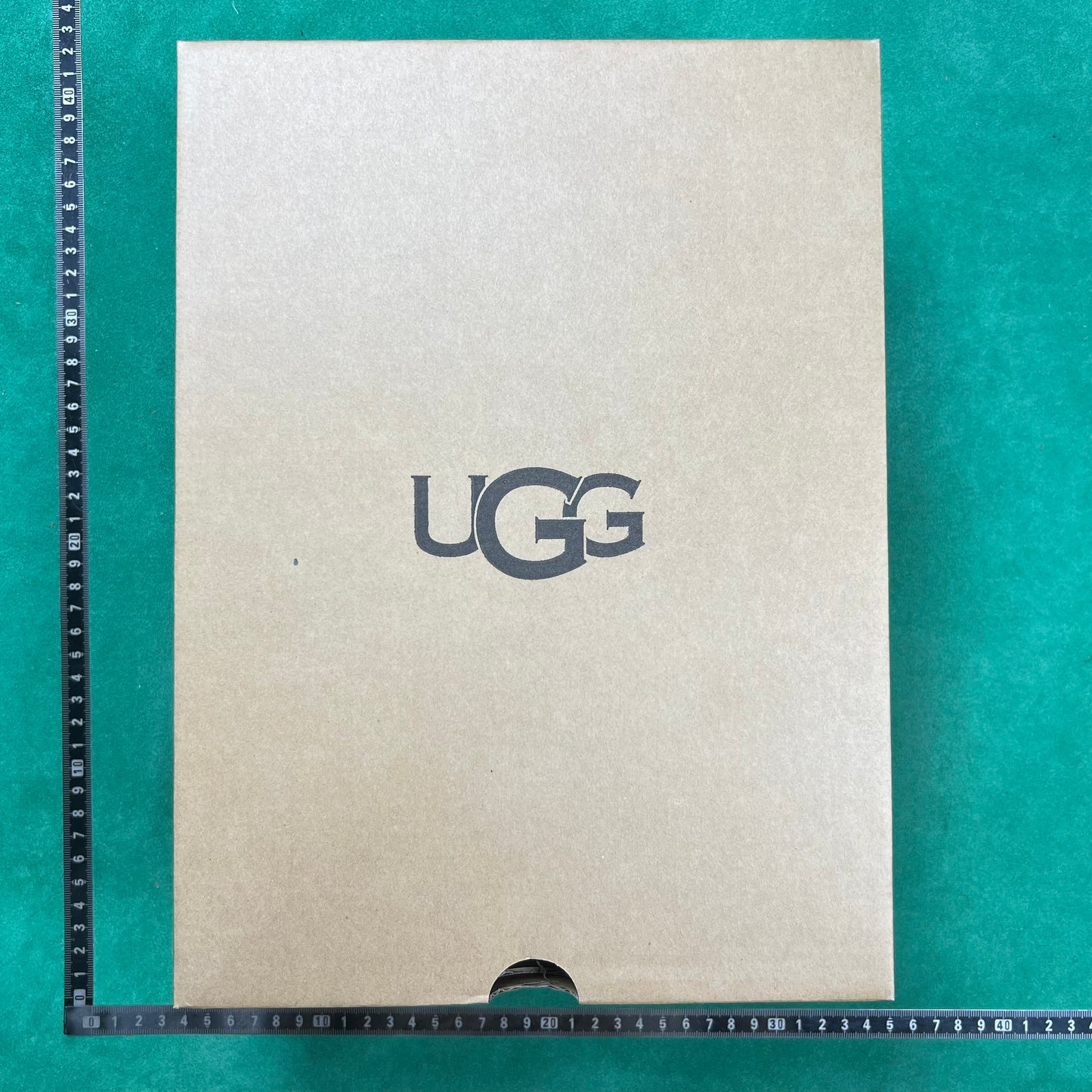 UGG