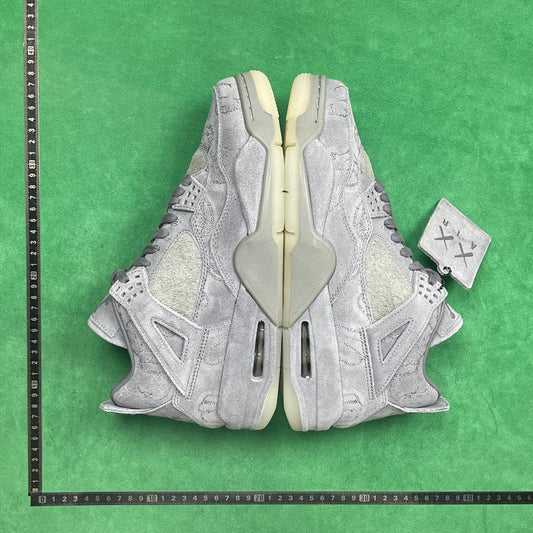 Air Jordan 4 Retro Kaws