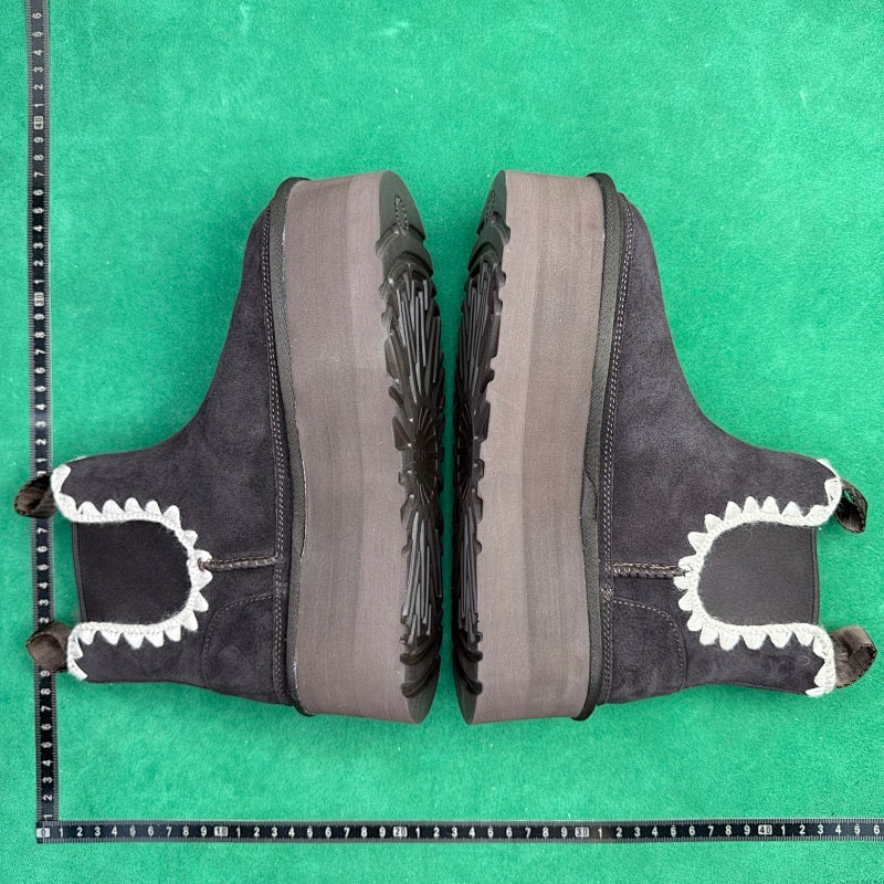 UGG