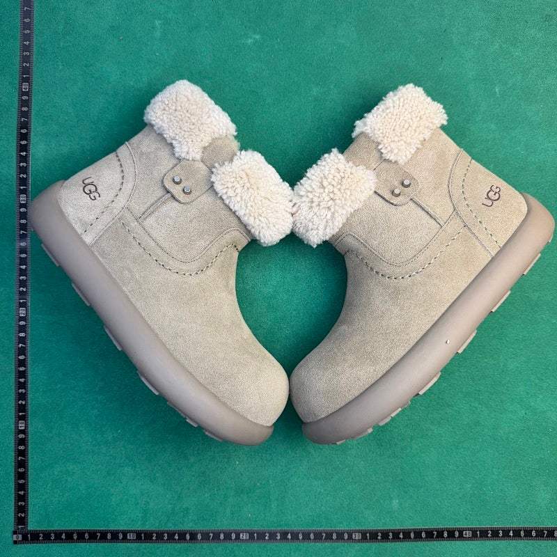 UGG