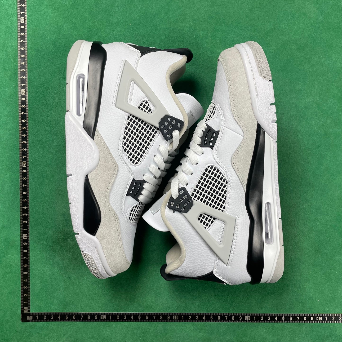 Air Jordan 4 SE