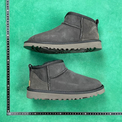 UGG