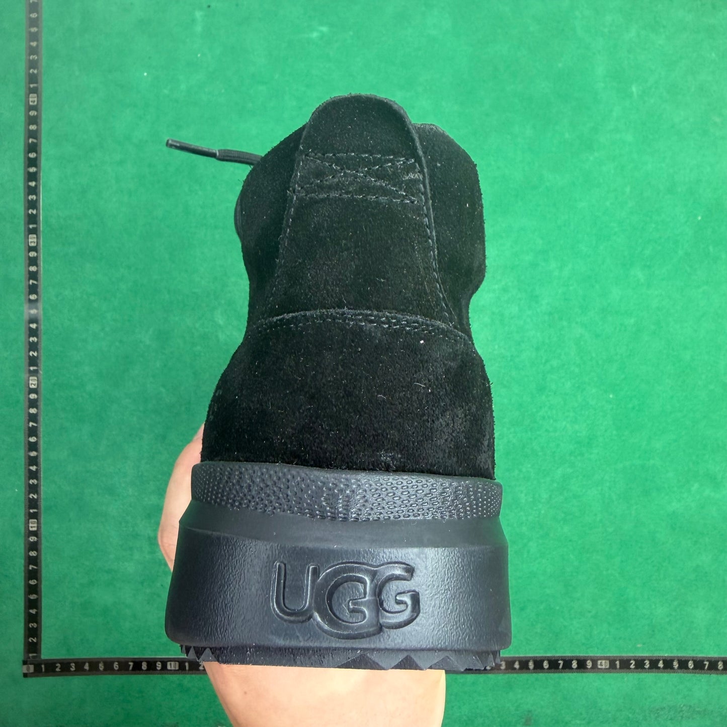 UGG