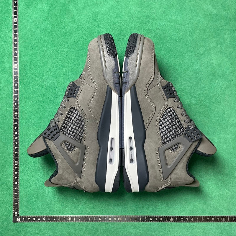 Air Jordan 4 Retro