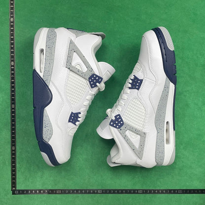 Air Jordan 4 Retro