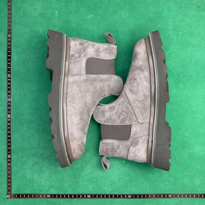 UGG