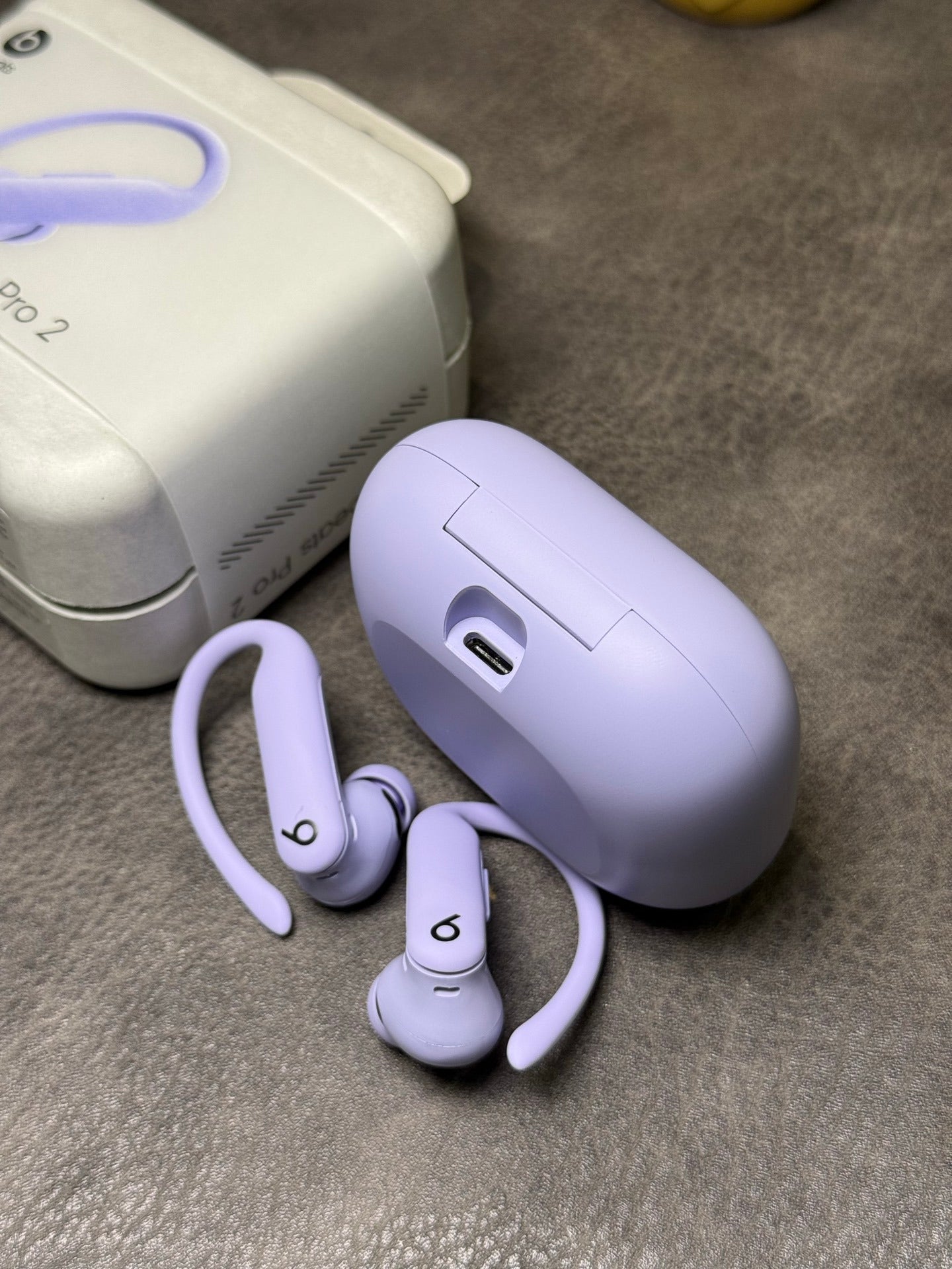 Beats Powerbeats pro 2 earbuds
