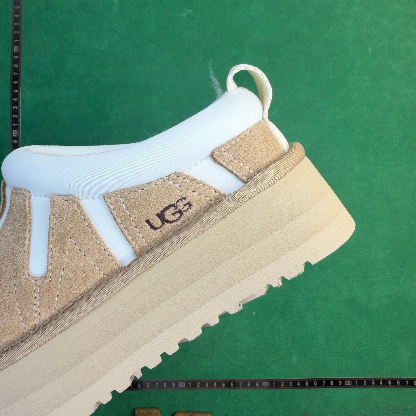 UGG