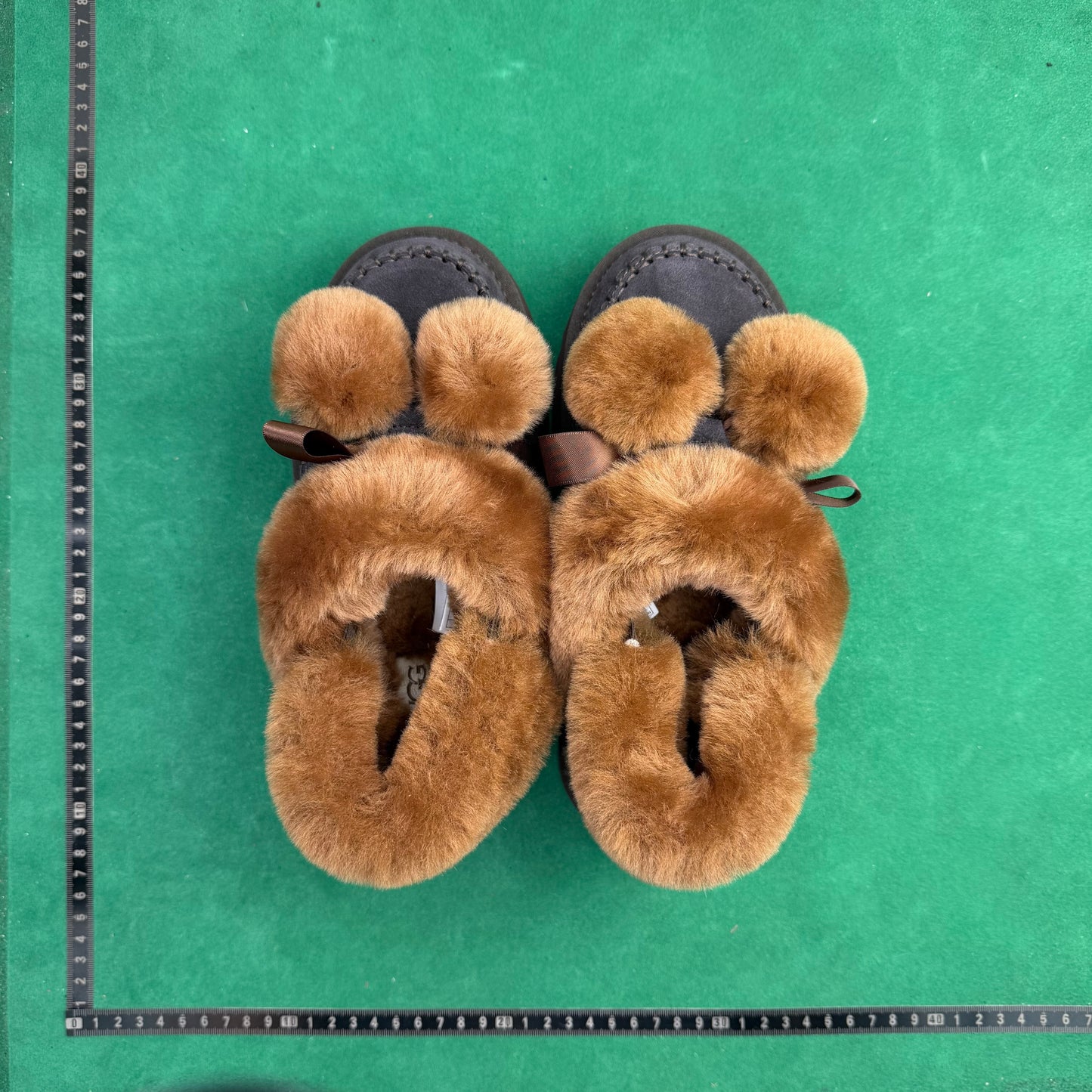 UGG