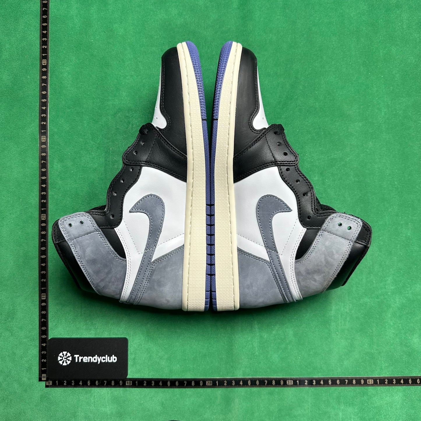 Air Jordan 1