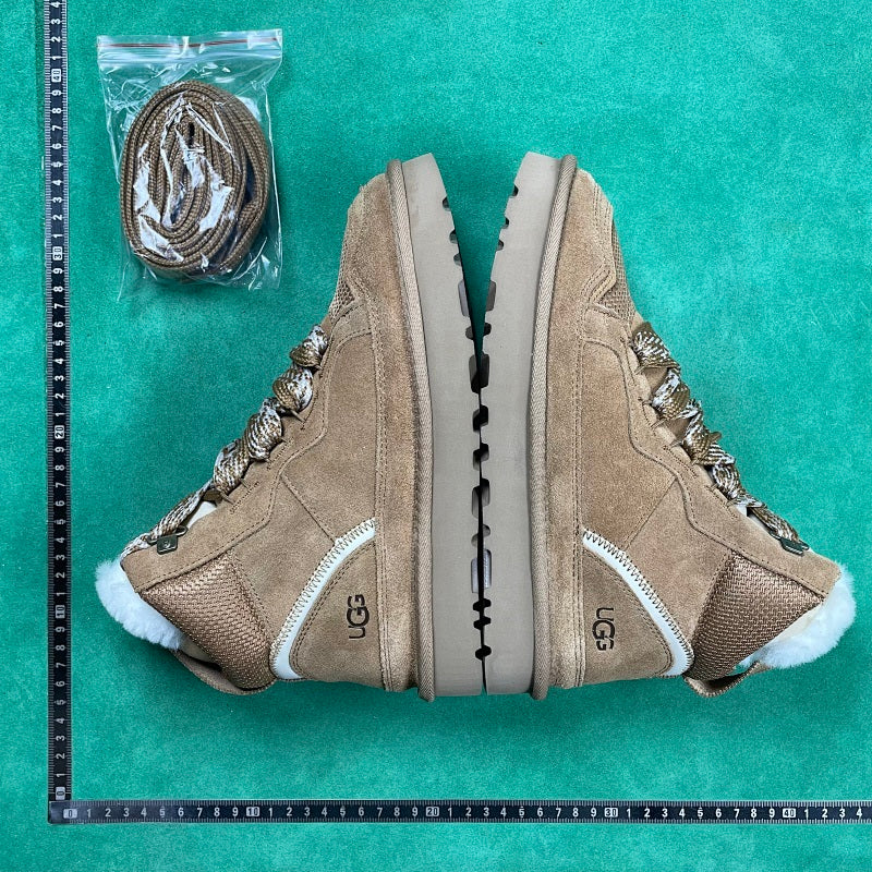 UGG