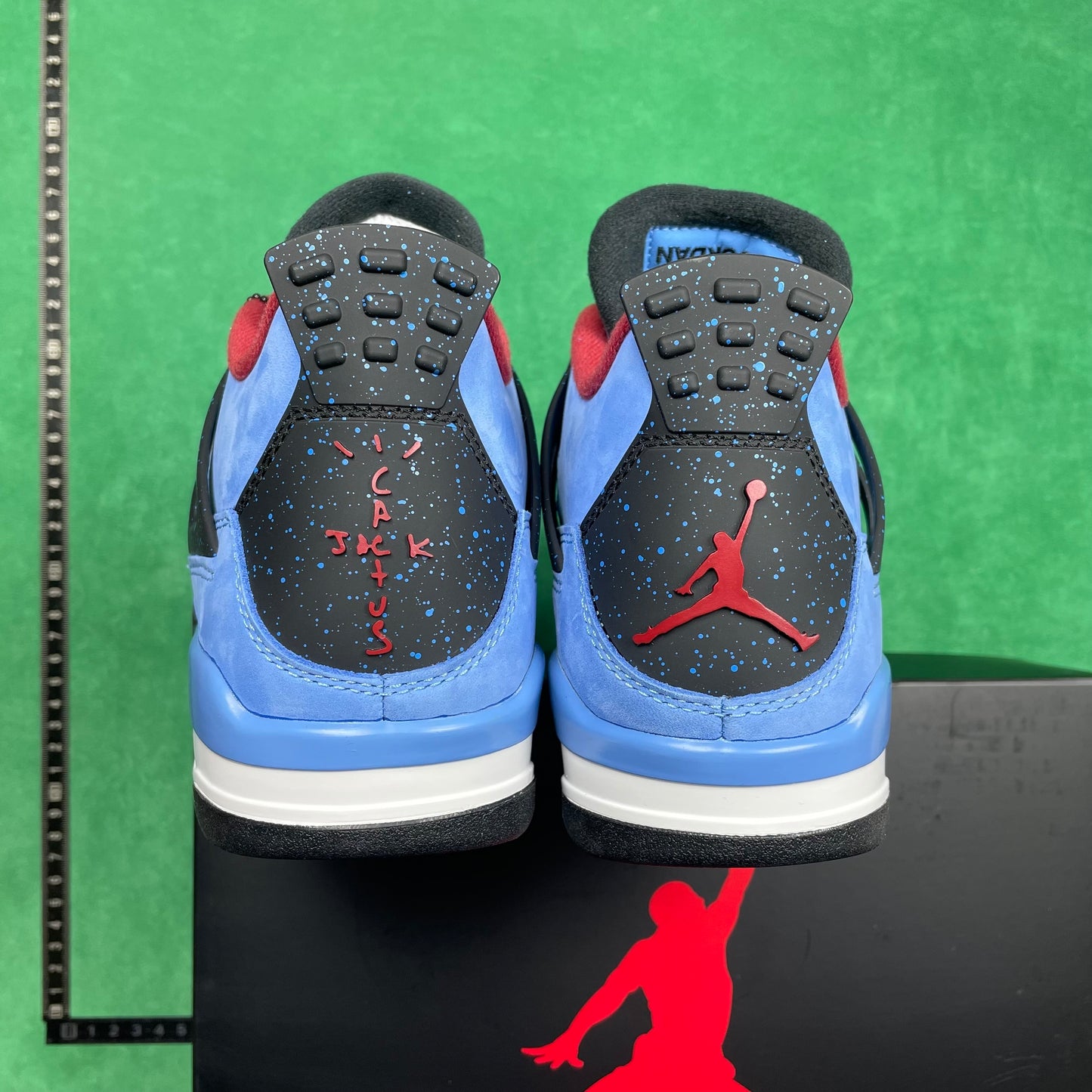 Air Jordan 4 Retro