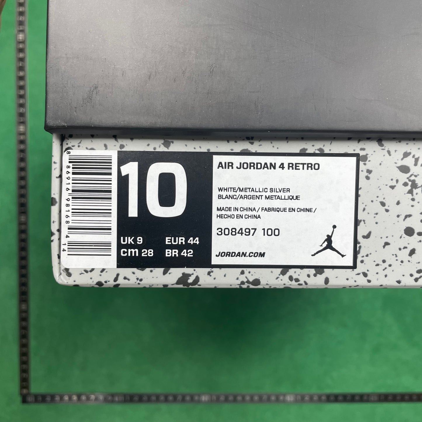 Air Jordan 4 Retro