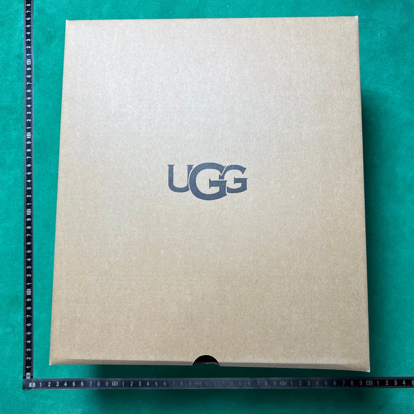 UGG