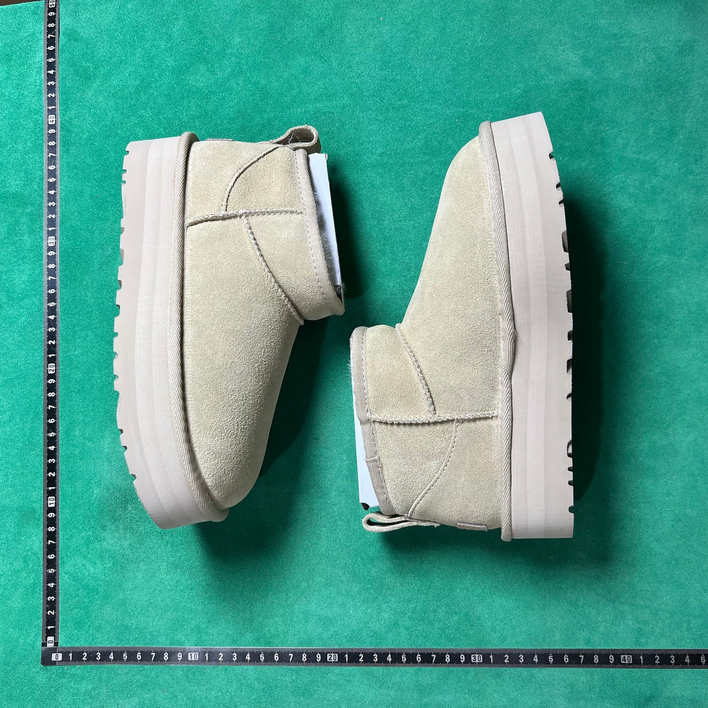 UGG