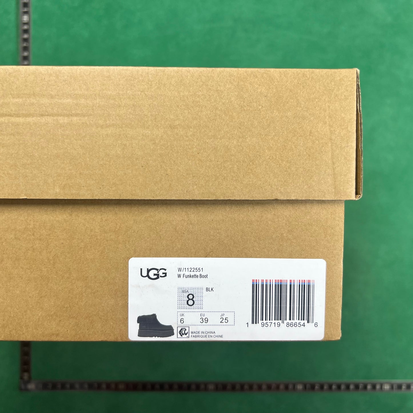 UGG