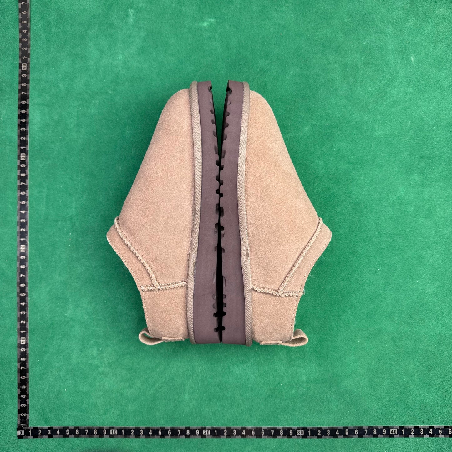 UGG