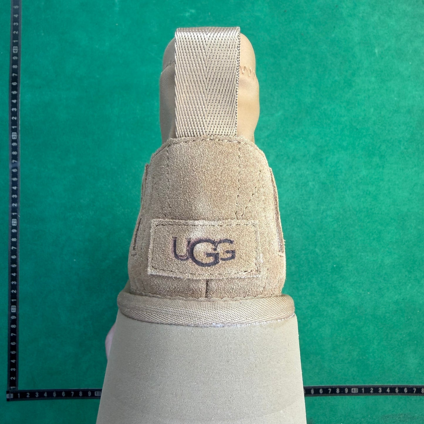 UGG